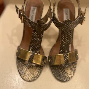 Steve Madden Size 7 Snake Print with Gold